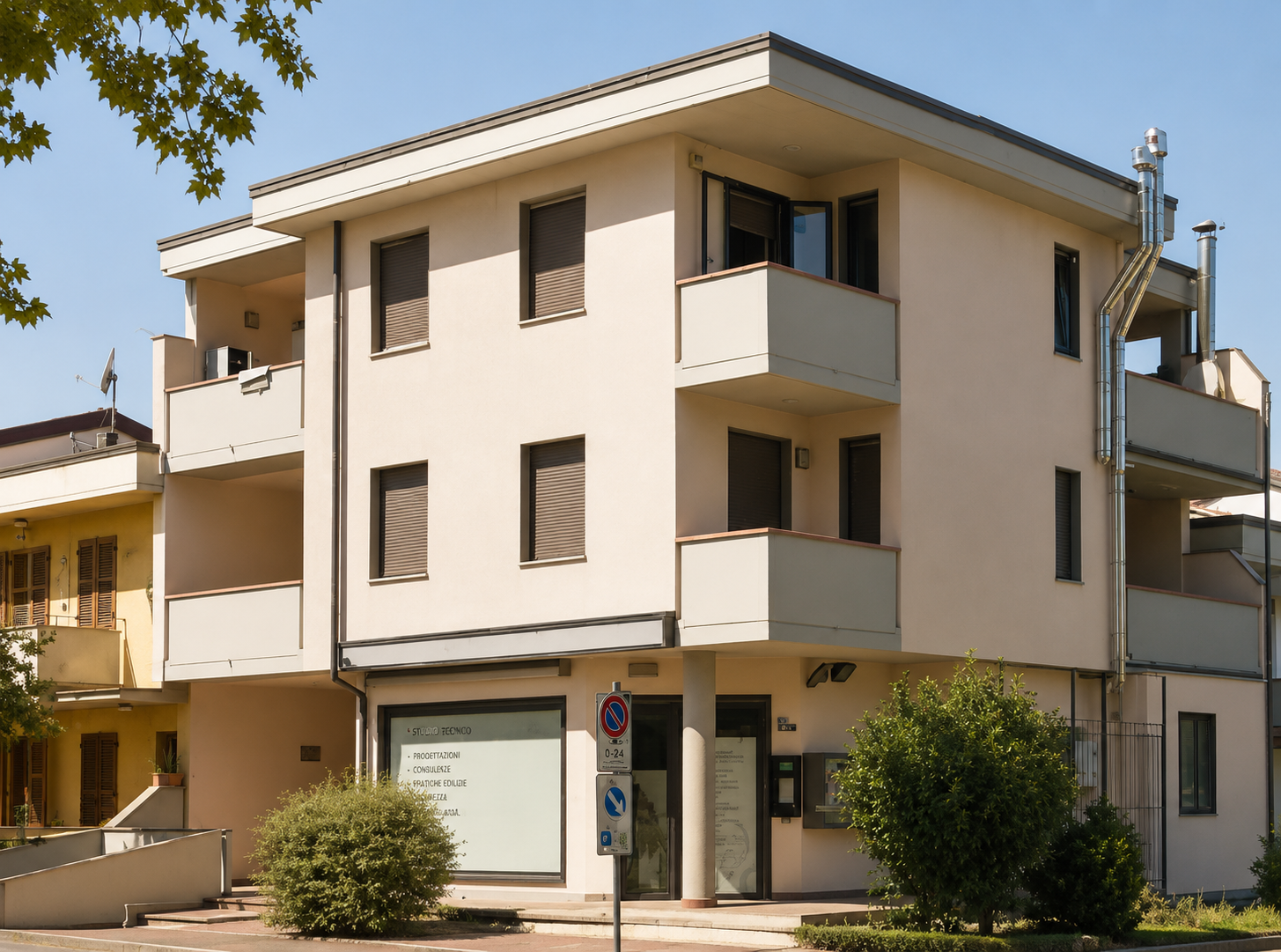 Locale commerciale ex farmacia